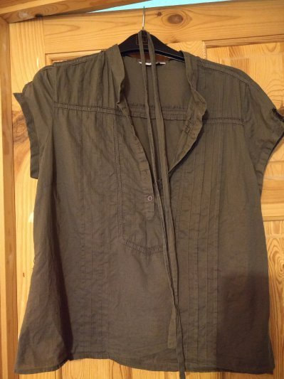 L/14 - Charcoal button front short sleeve blouse