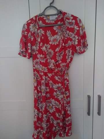 S/12 red floral true wrap dress
